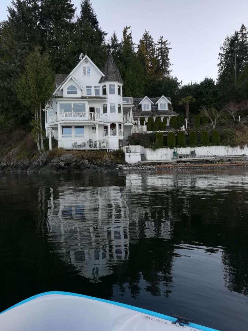Vancouver Island Castle Cove Inn Шамейнес Екстер'єр фото
